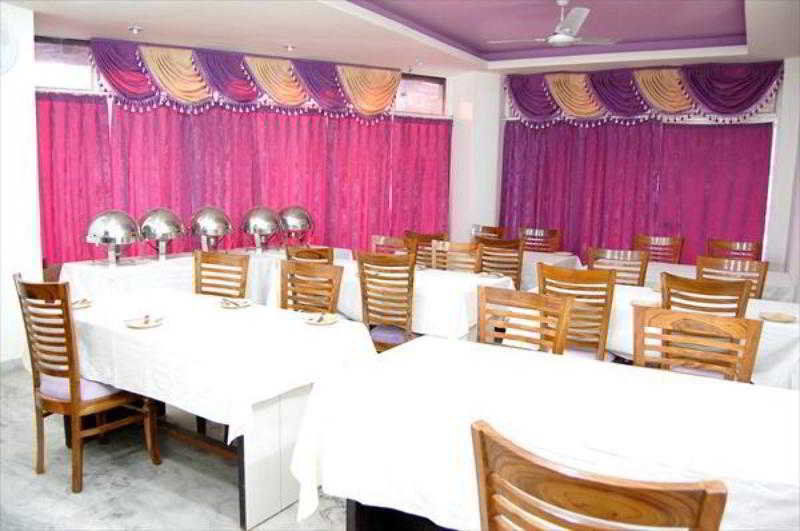Hotel Karat 87 Inn Új-Delhi Kültér fotó