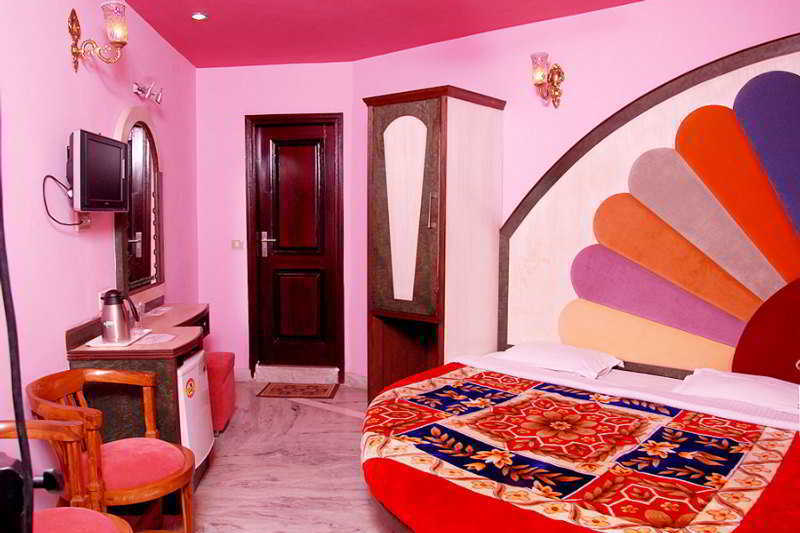 Hotel Karat 87 Inn Új-Delhi Kültér fotó