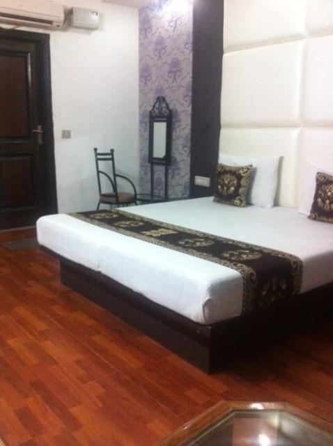 Hotel Karat 87 Inn Új-Delhi Kültér fotó