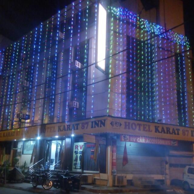 Hotel Karat 87 Inn Új-Delhi Kültér fotó