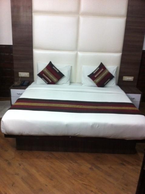 Hotel Karat 87 Inn Új-Delhi Kültér fotó