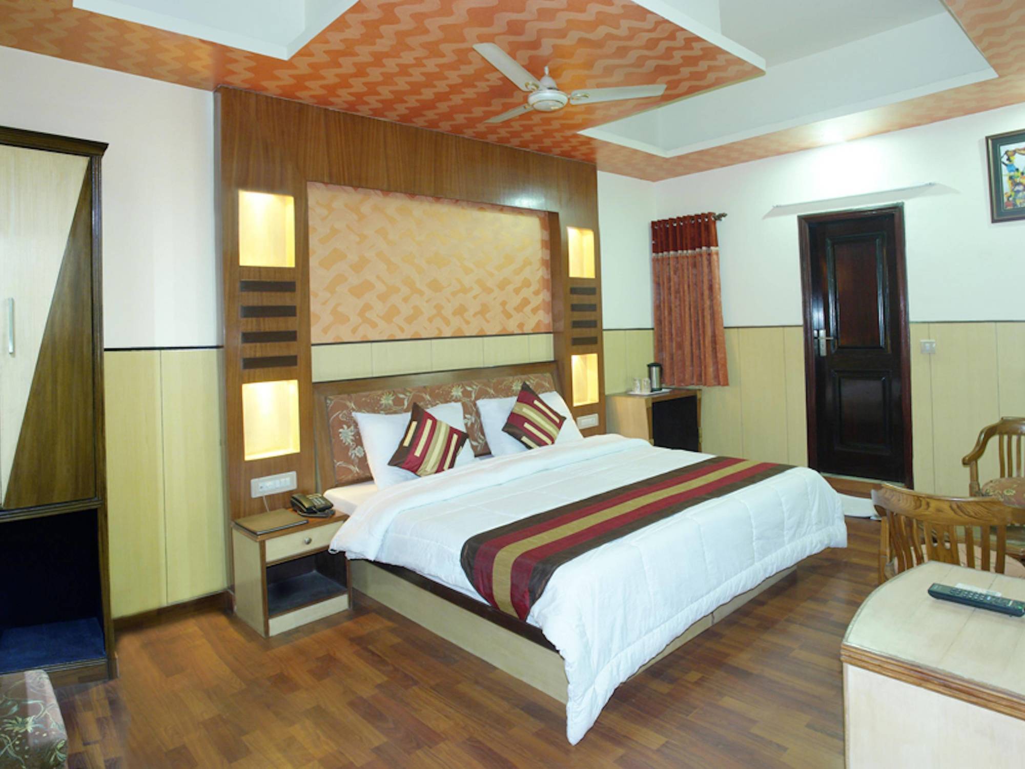 Hotel Karat 87 Inn Új-Delhi Kültér fotó