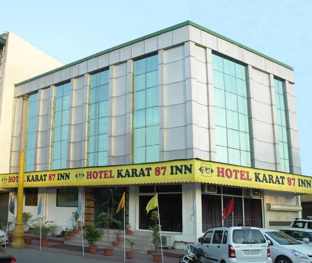 Hotel Karat 87 Inn Új-Delhi Kültér fotó